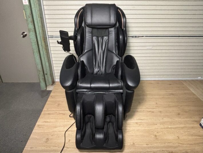 春日井市にてフジ医療器・マッサージチェア・AS-Ｒ2200をお買取りさせて頂きました。